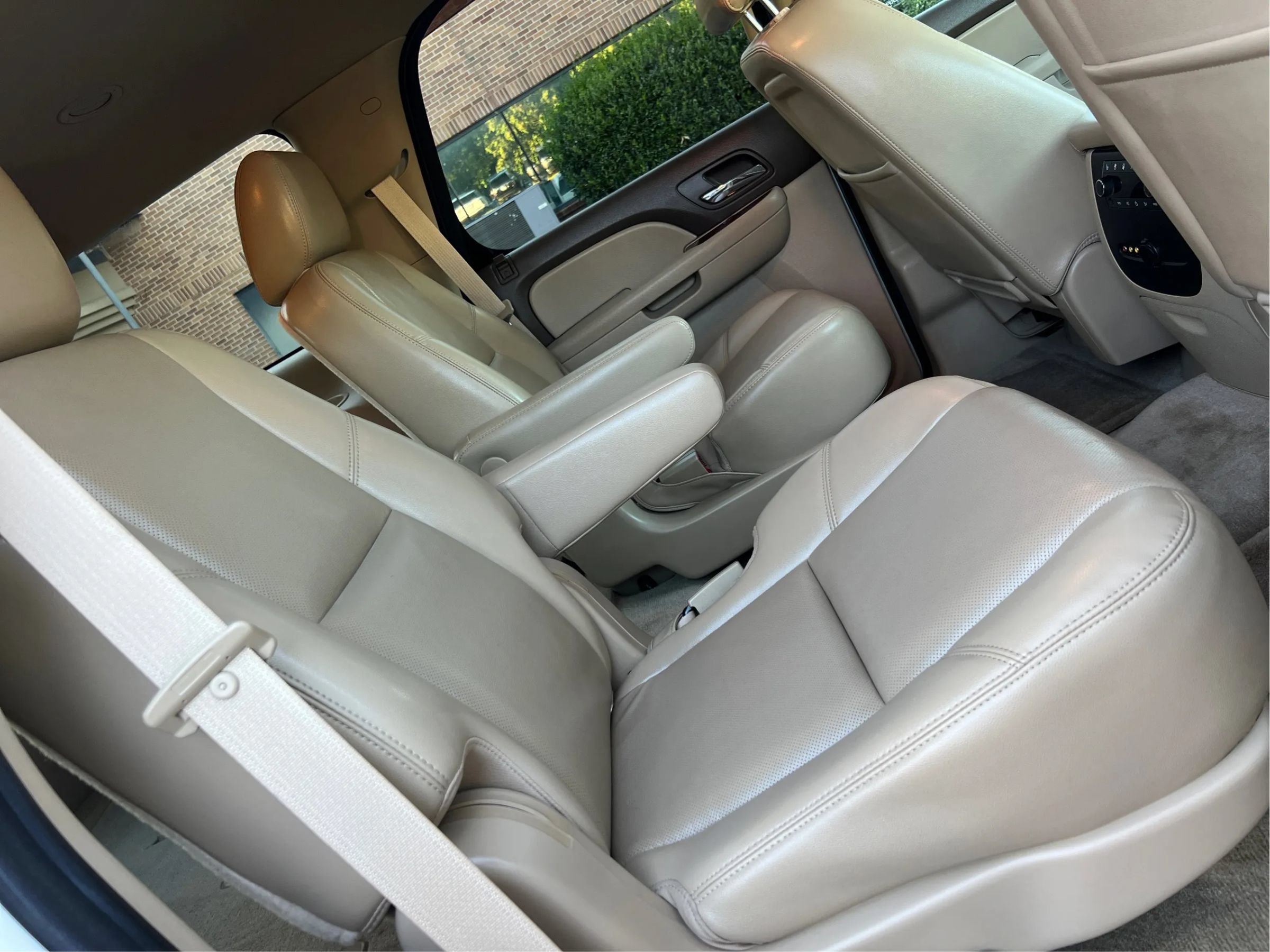Used 2014 Chevrolet Tahoe LTZ RWD image 21