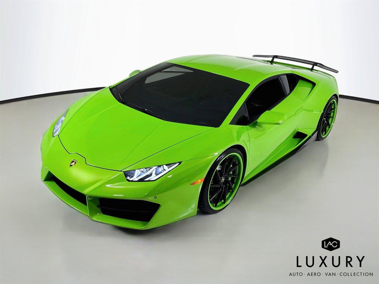 Used 2017 Lamborghini Huracan LP 580-2 RWD image 3