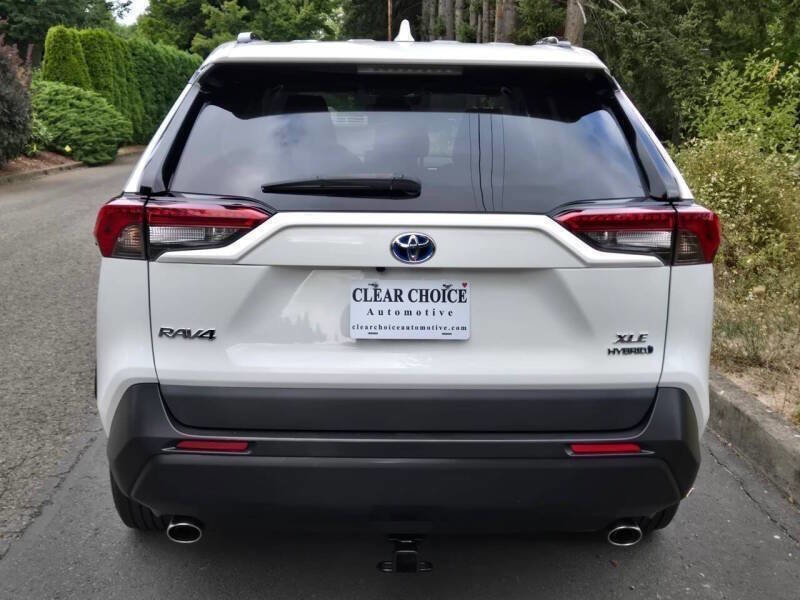 Used 2020 Toyota RAV4 XLE w/ Convenience Package image 9