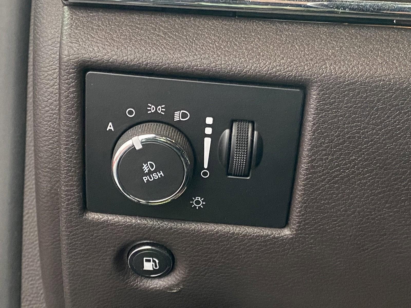 Used 2019 Jeep Grand Cherokee Overland image 29