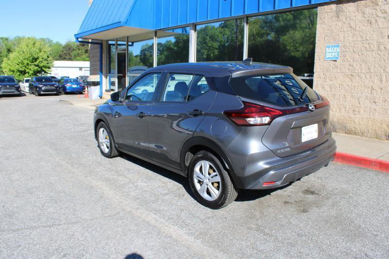 Used 2023 Nissan Kicks S FWD image 5