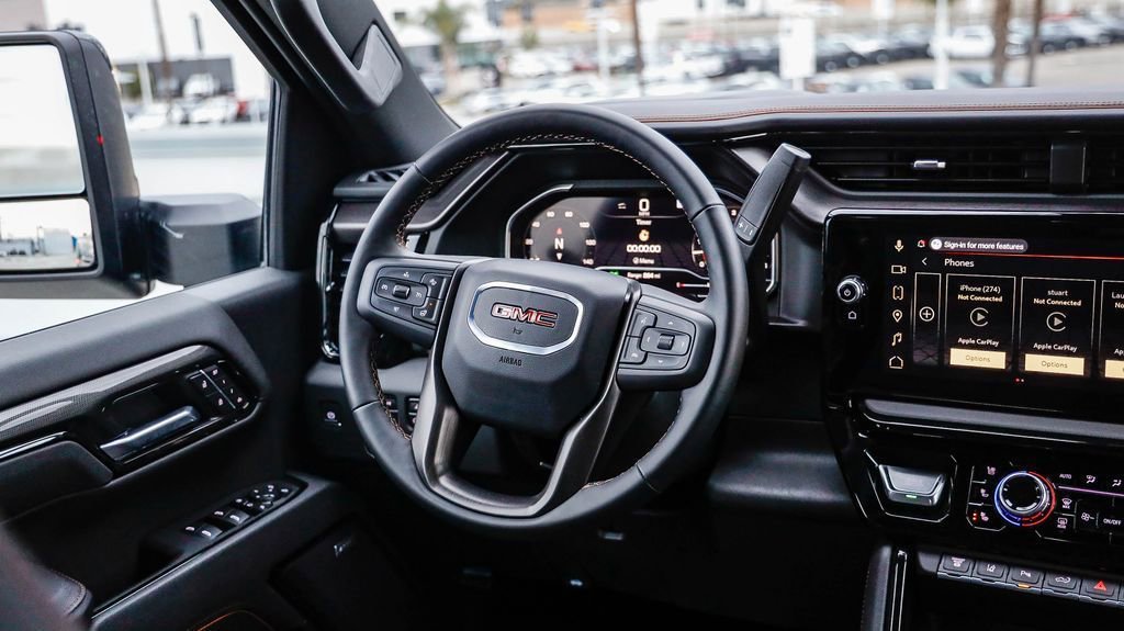 Used 2025 GMC Sierra 2500 AT4 image 16