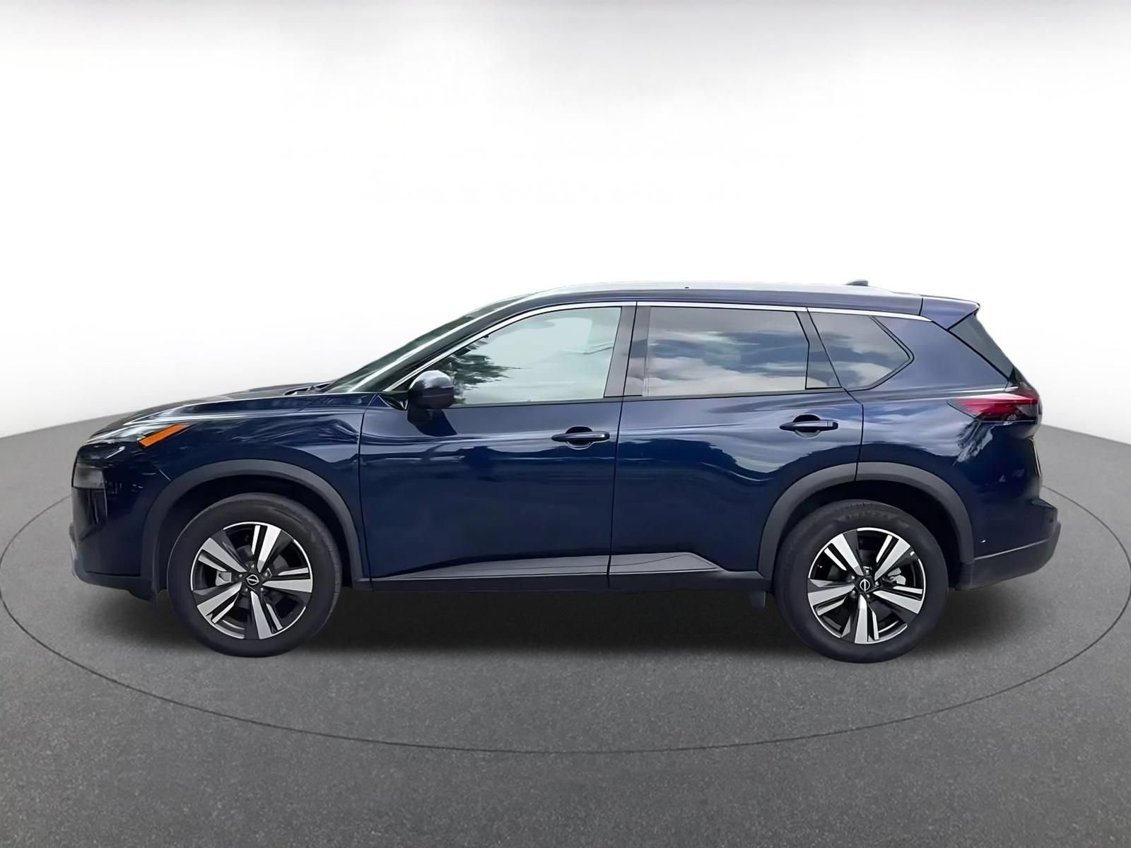 Used 2026 Nissan Rogue SL FWD image 9