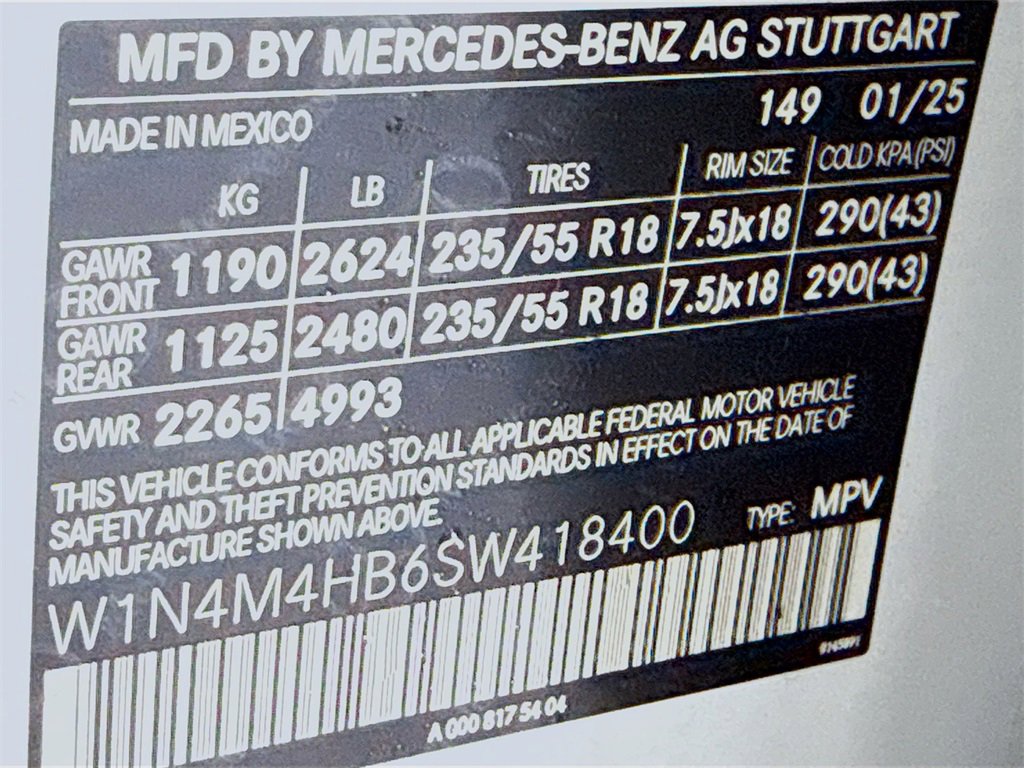 Used 2025 Mercedes-Benz GLB 250 4MATIC image 32