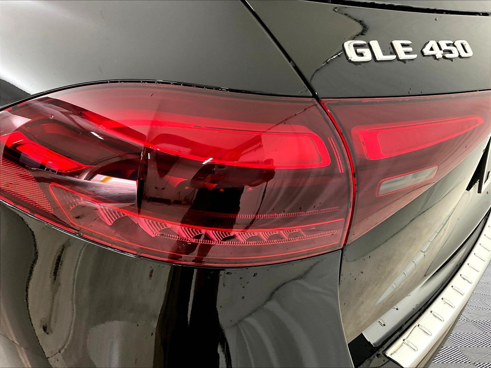 Certified 2025 Mercedes-Benz GLE 450 4MATIC image 23