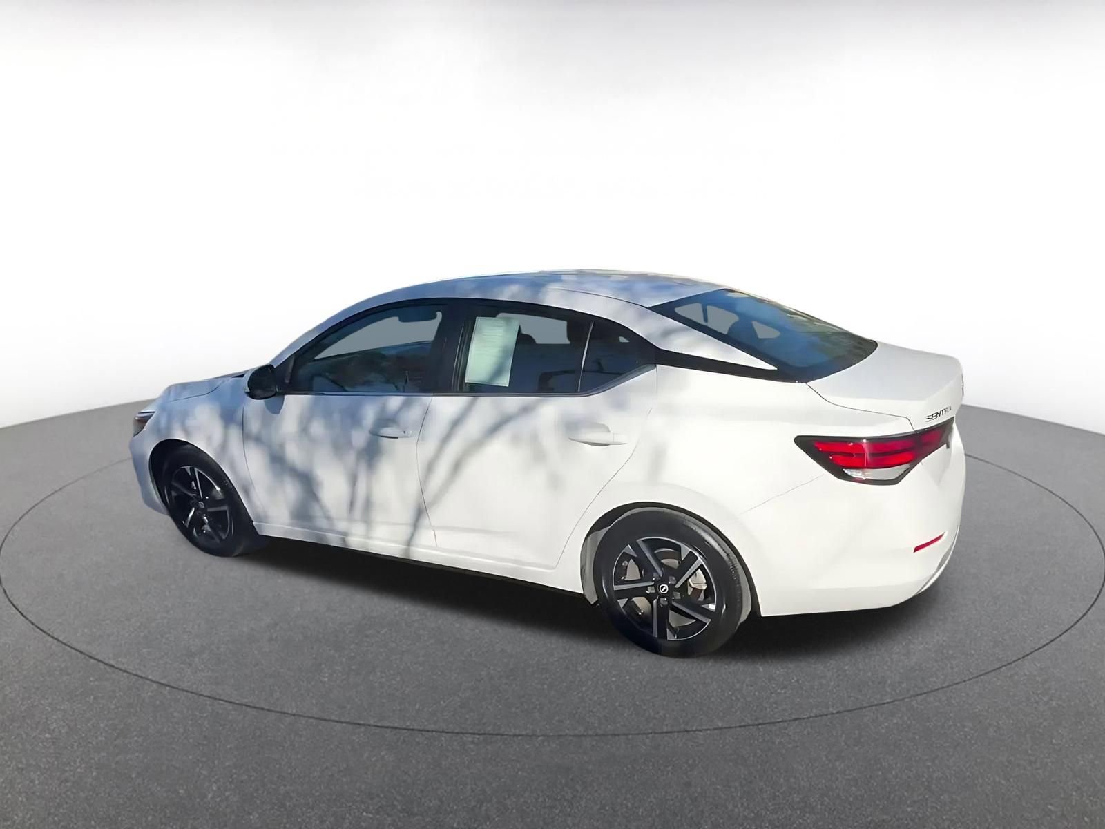 Used 2025 Nissan Sentra SV image 10