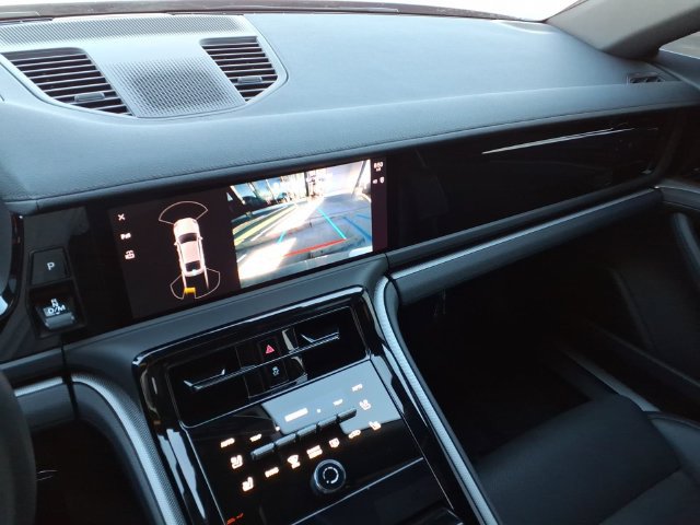 Used 2025 Porsche Panamera image 6