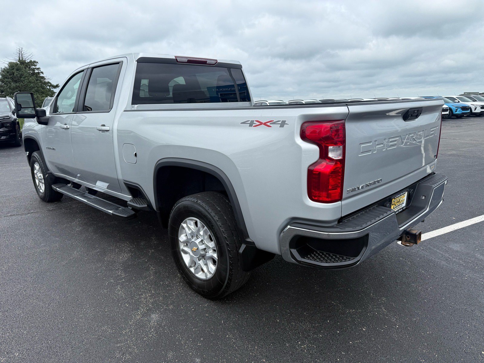 Used 2022 Chevrolet Silverado 3500 LT w/ Convenience Package AWD/4WD image 3