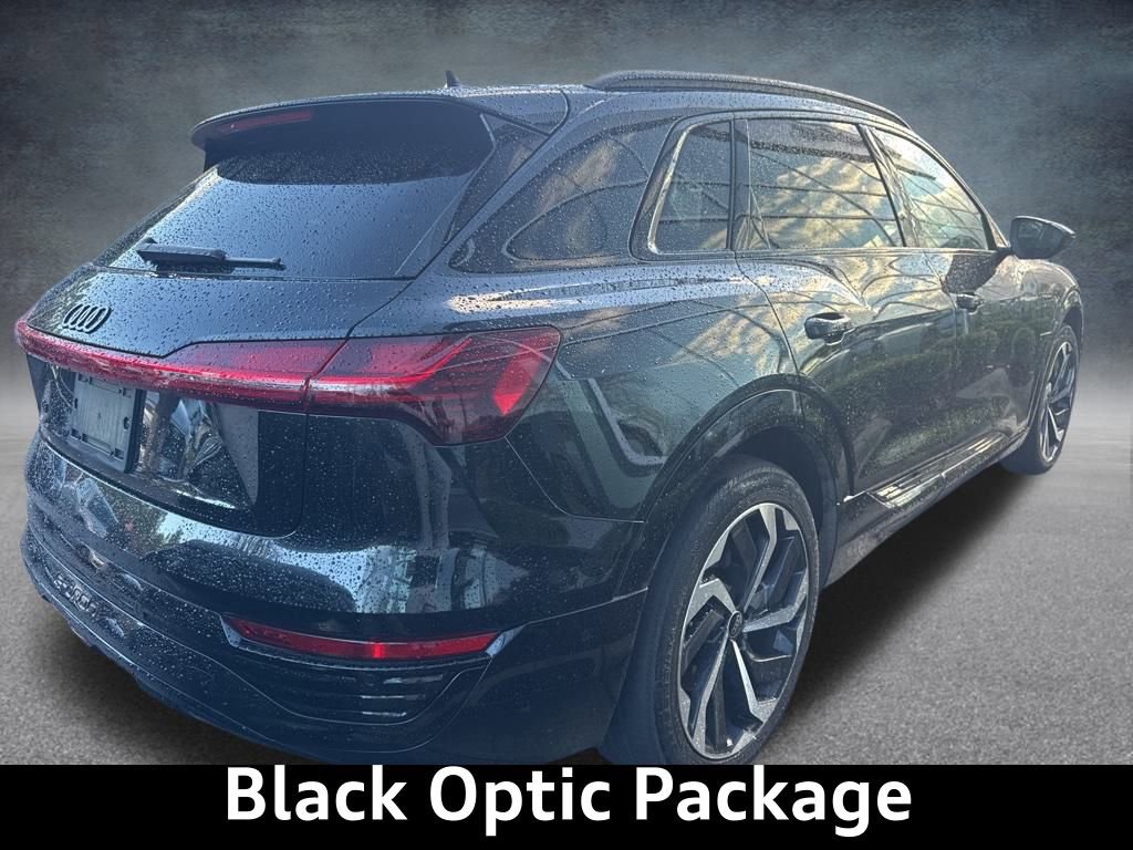 Used 2024 Audi Q8 e-tron Premium Plus image 4