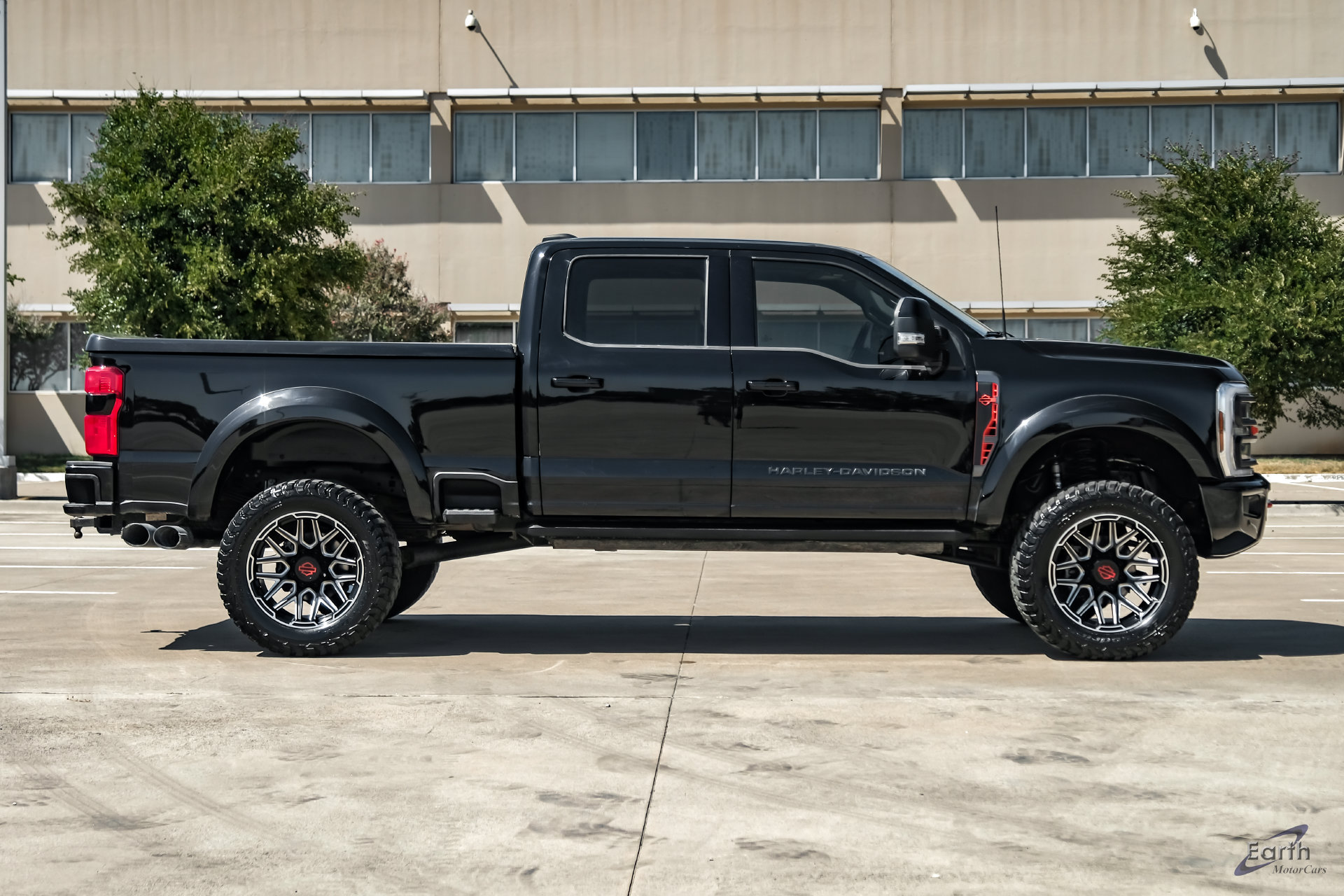 Used 2024 Ford F250 Lariat w/ Lariat Ultimate Package AWD/4WD image 19