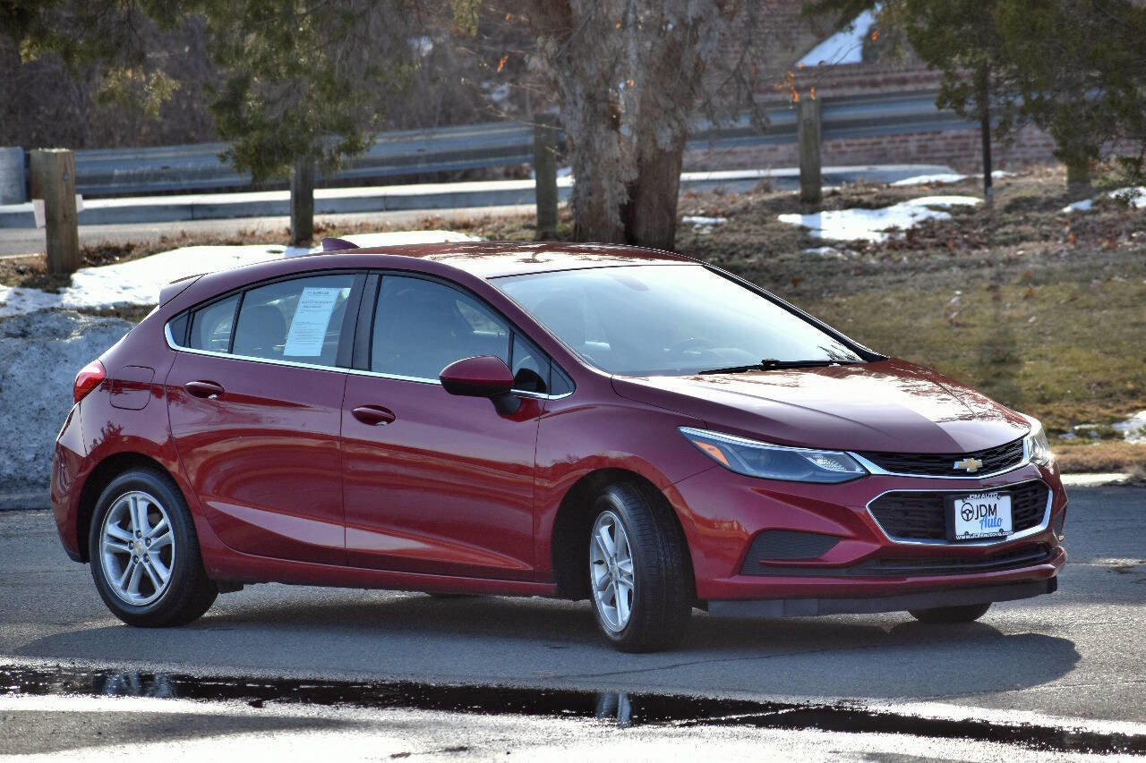 Used 2017 Chevrolet Cruze LT FWD image 4