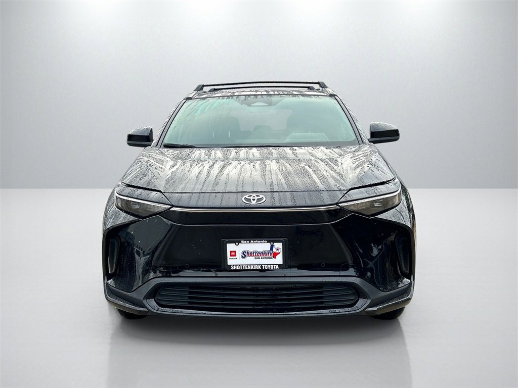 Used 2025 Toyota bZ4X FWD image 2