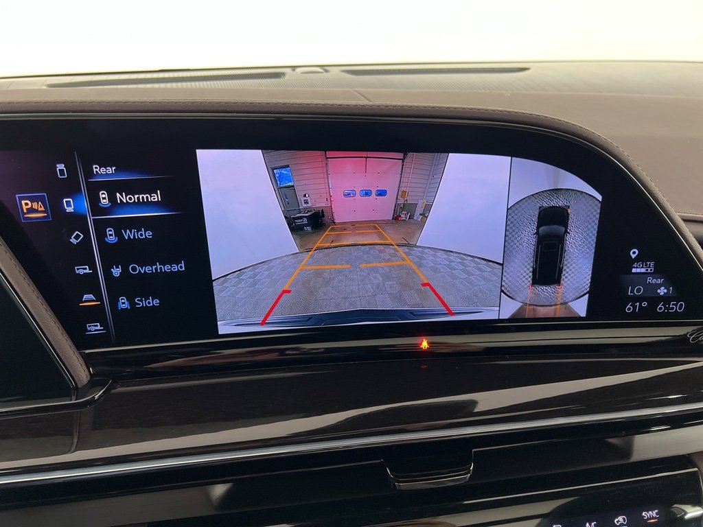 Used 2024 Cadillac Escalade ESV Sport Platinum w/ LPO, ONYX Package image 31