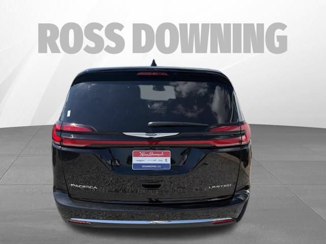 Used 2026 Chrysler Pacifica Limited FWD image 5