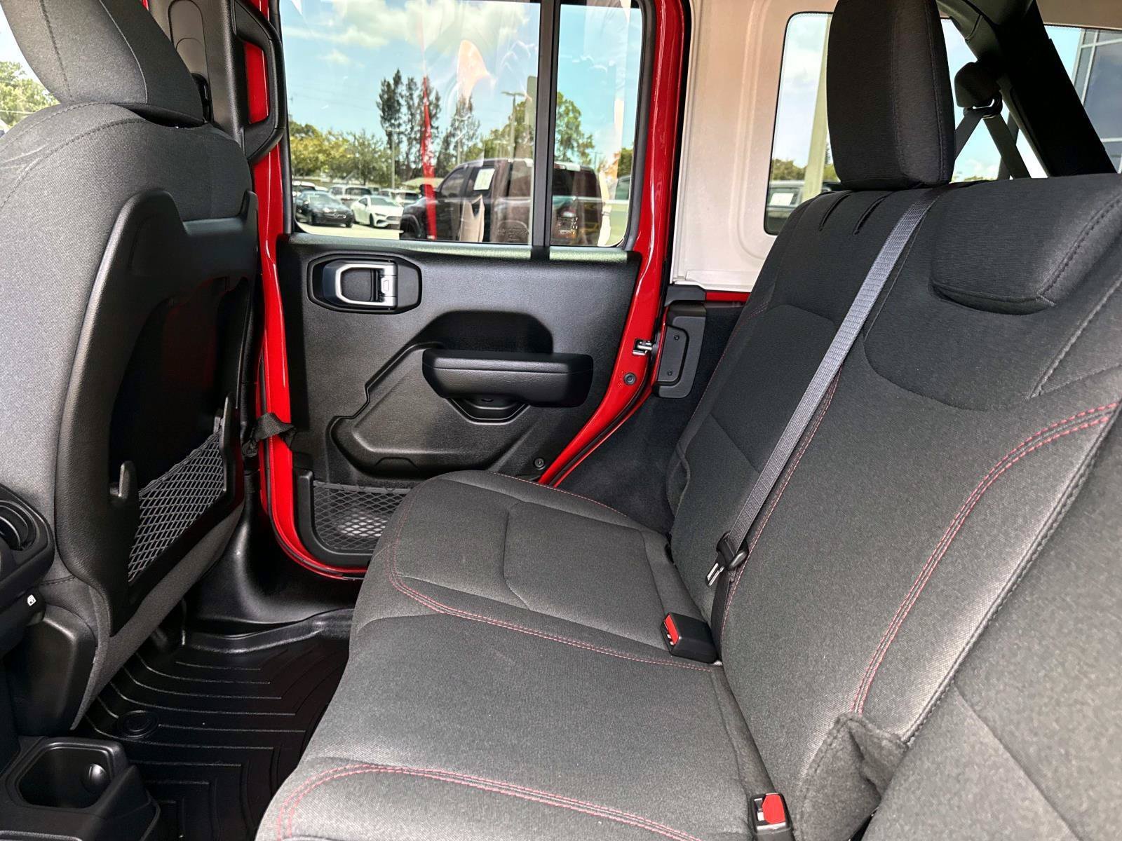 Used 2026 Jeep Wrangler Unlimited Rubicon AWD/4WD image 13
