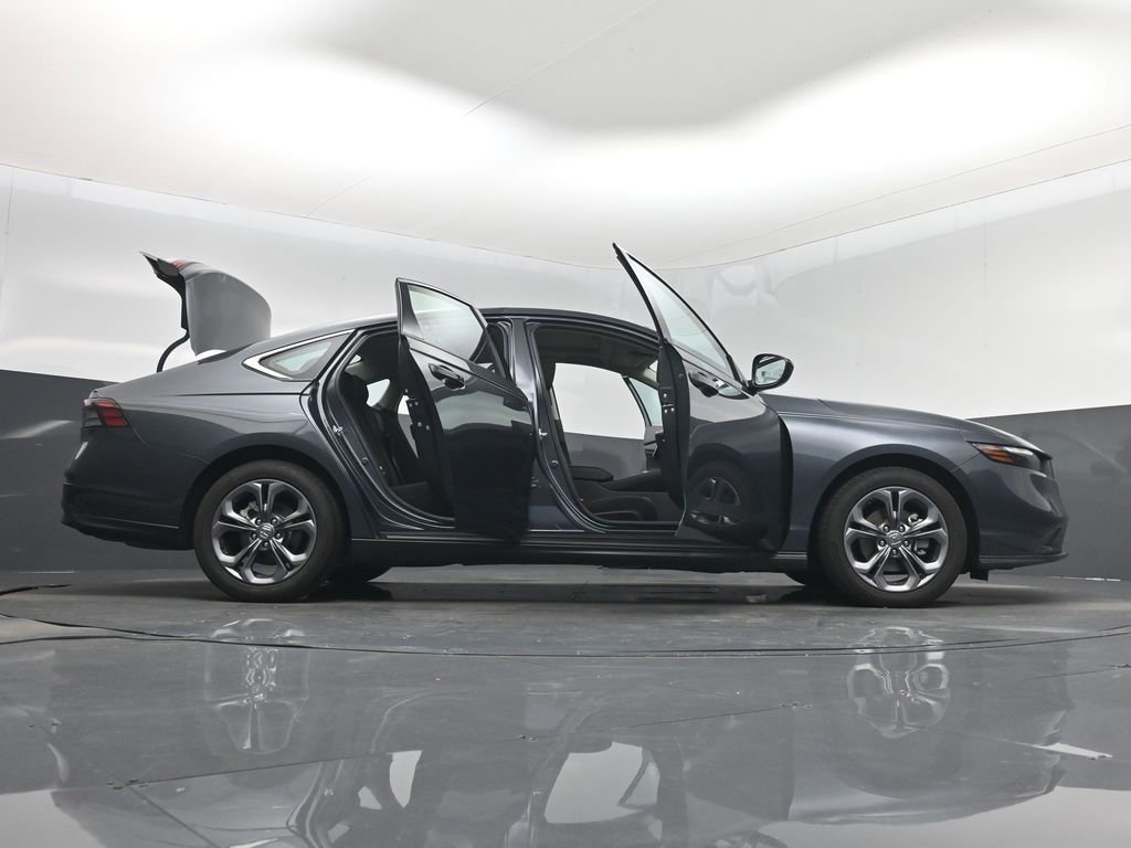 Used 2023 Honda Accord EX image 7