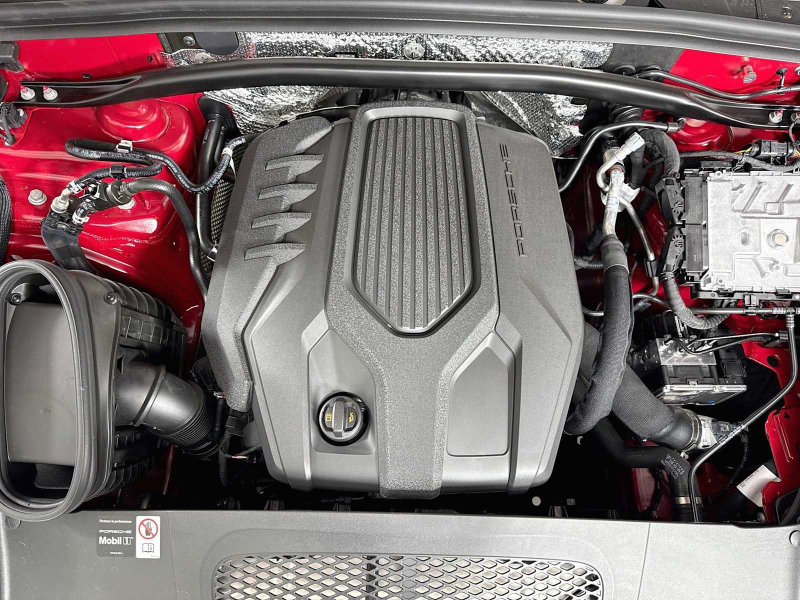 New 2026 Porsche Macan Turbo AWD/4WD image 31