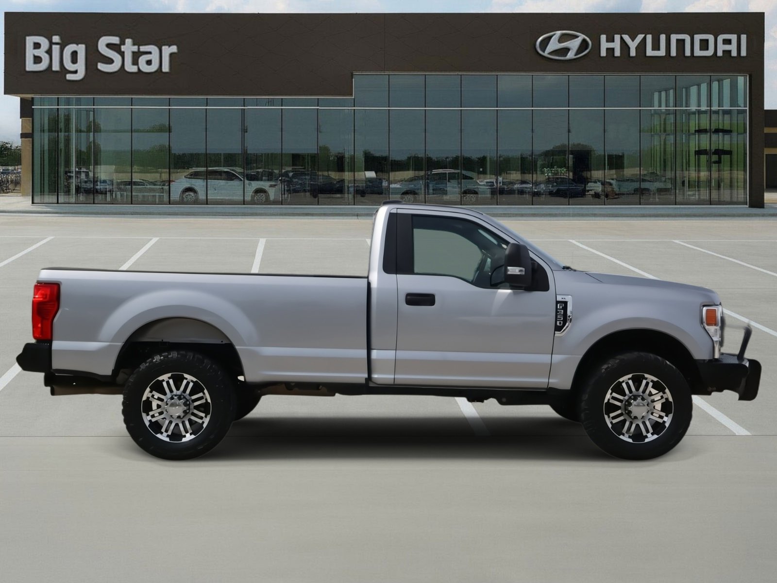 Used 2020 Ford F350 XL w/ Power Equipment Group image 5