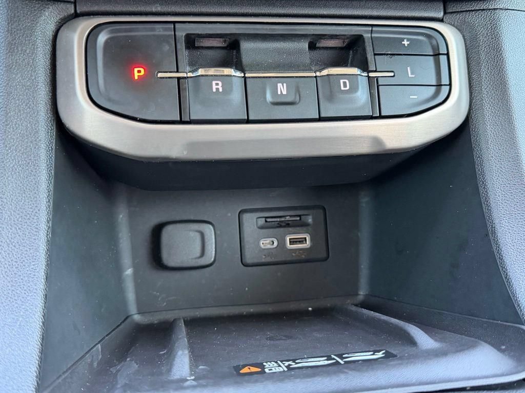 Used 2021 GMC Acadia Denali w/ Denali Technology Package FWD image 21