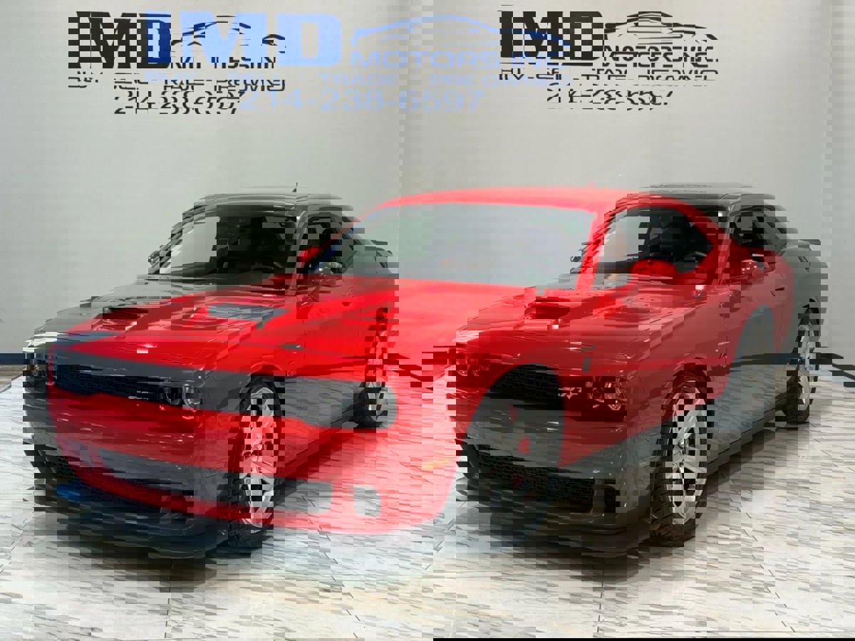 Used 2015 Dodge Challenger SRT Hellcat image 1
