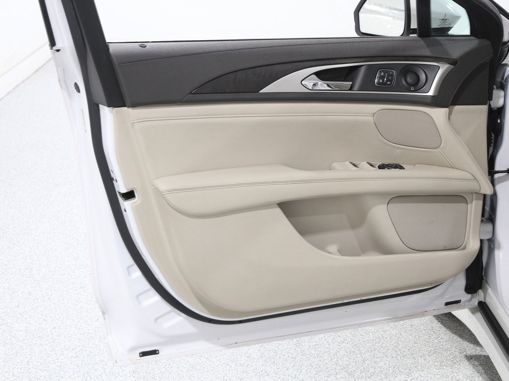 Used 2020 Lincoln MKZ Reserve w/ Elements Package image 4