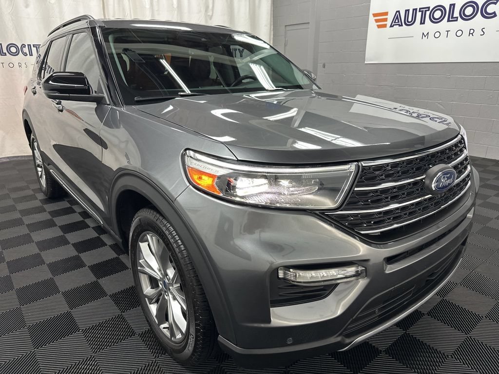 Used 2024 Ford Explorer XLT w/ Equipment Group 202A AWD/4WD image 3