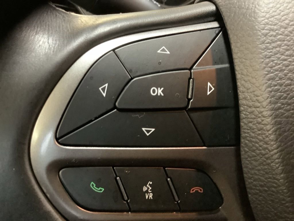 Used 2019 Jeep Cherokee Limited image 27