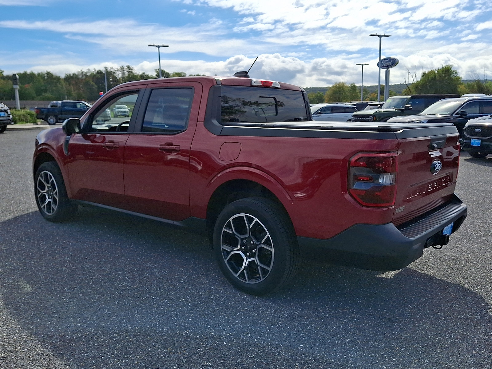 Certified 2025 Ford Maverick Lariat w/ 4K Tow Package AWD/4WD image 5