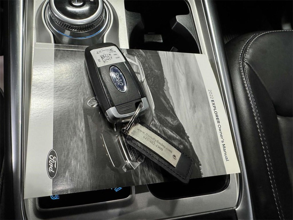 Used 2022 Ford Explorer XLT w/ Equipment Group 202A image 34