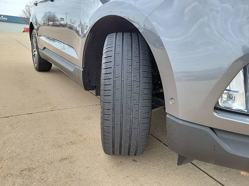 Used 2021 Ford Edge Titanium w/ Equipment Group 301A image 17