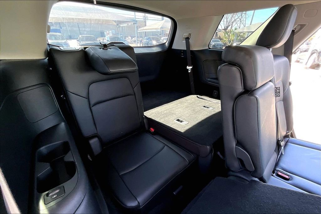 Used 2025 Nissan Pathfinder SL image 38