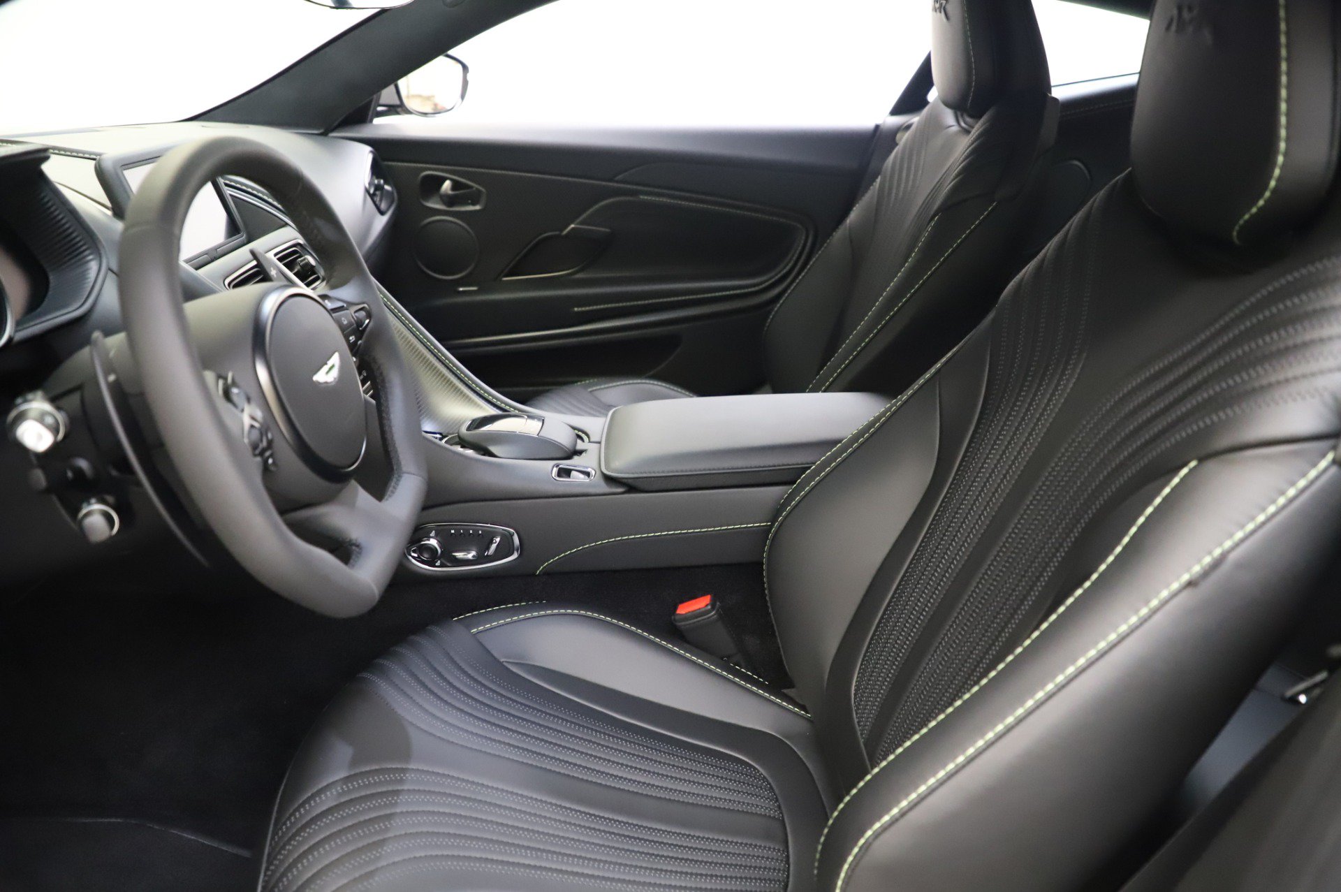 Used 2020 Aston Martin DB11 AMR RWD image 16