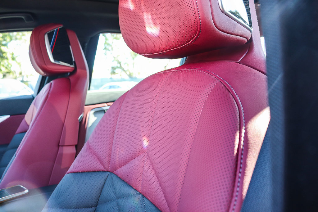 Certified 2026 BMW 740i RWD image 24