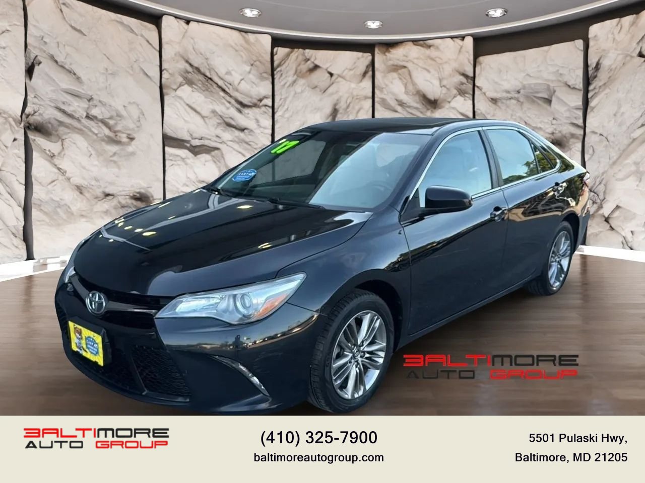 Used 2017 Toyota Camry SE w/ Moonroof Package FWD image 1