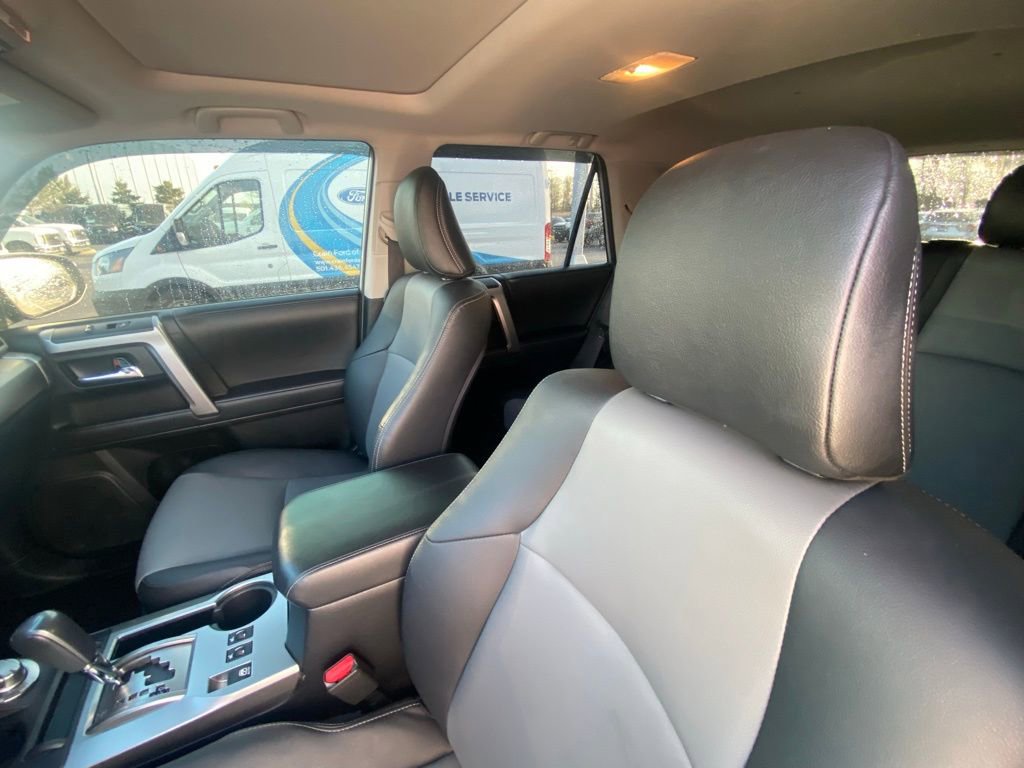 Used 2022 Toyota 4Runner SR5 Premium w/ Moonroof Package AWD/4WD image 21