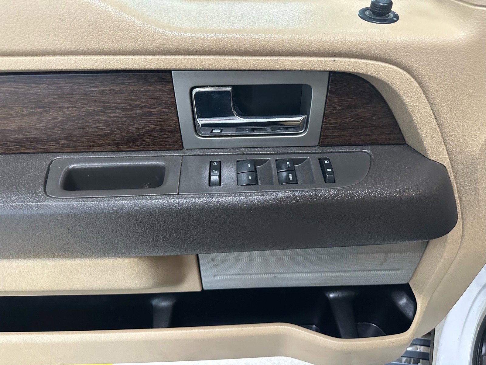 Used 2014 Ford F150 Lariat w/ Equipment Group 501A Mid image 22