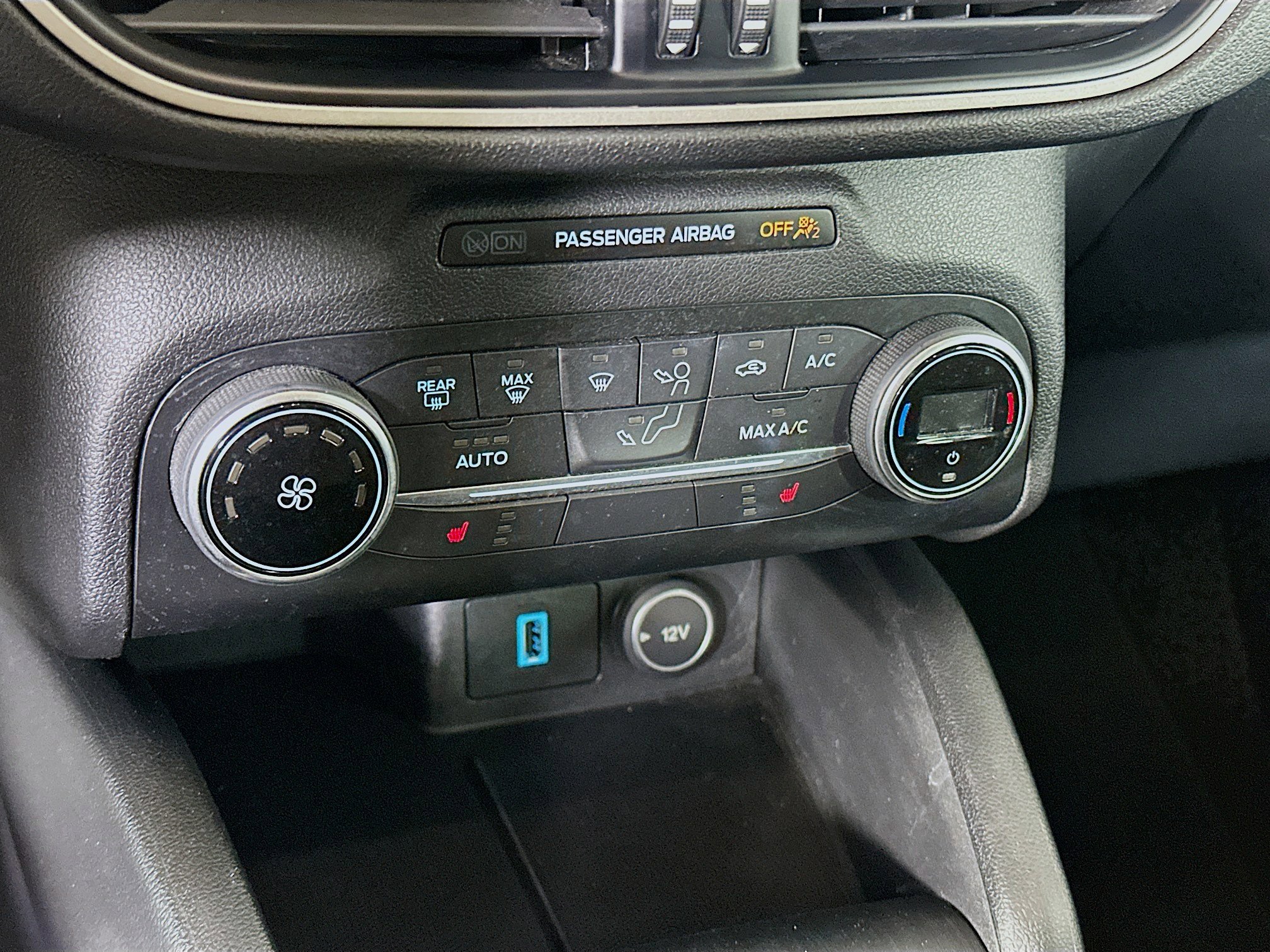 Used 2020 Ford Escape SE image 23