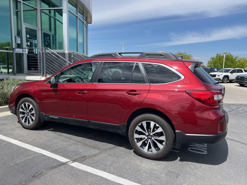 Used 2016 Subaru Outback 3.6R Limited AWD/4WD image 4