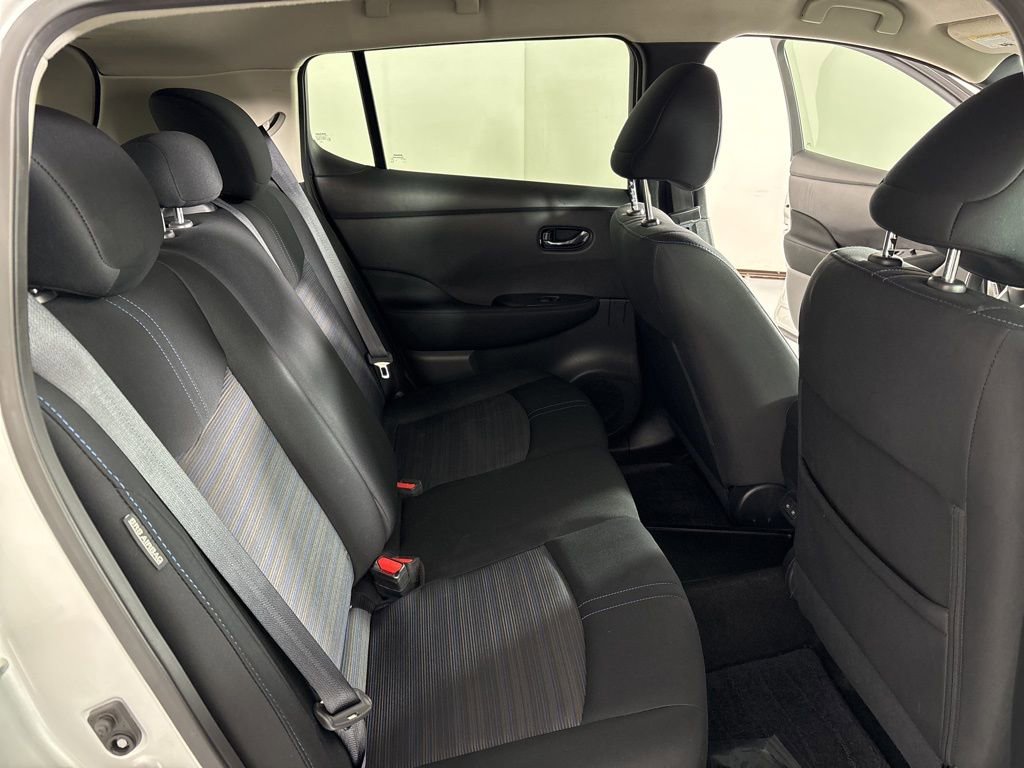Used 2022 Nissan Leaf S image 31