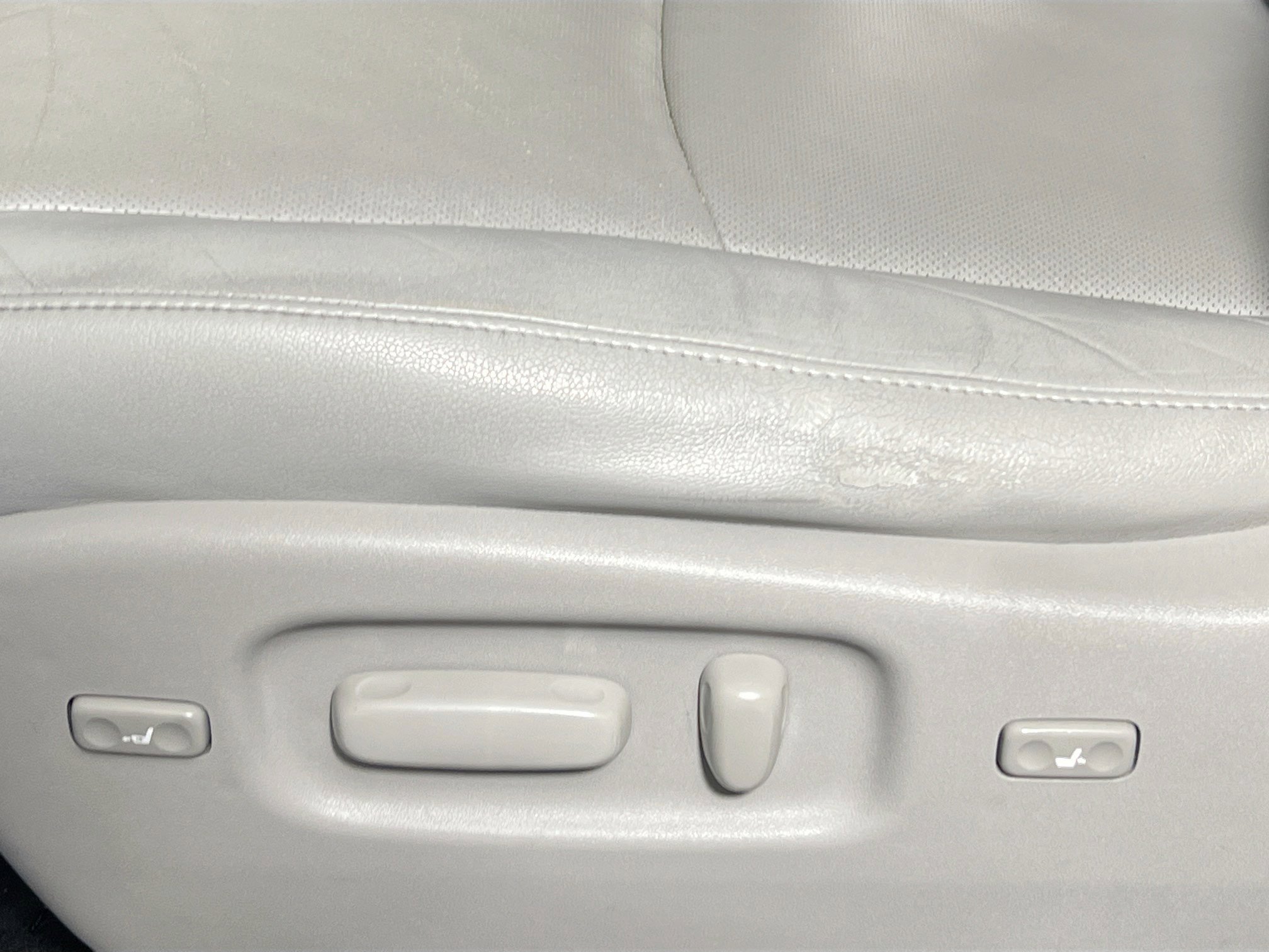 Used 2013 Toyota Highlander Limited image 15