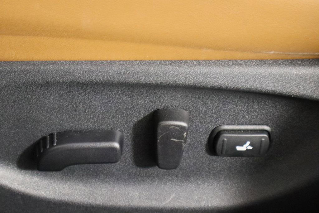 Used 2023 INFINITI Q50 Sensory image 23