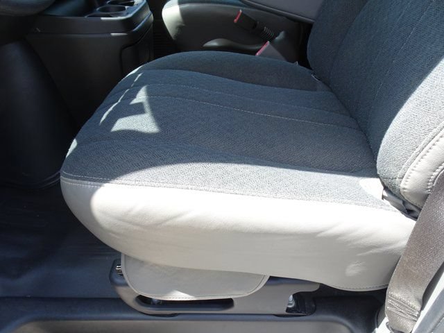 Used 2024 Chevrolet Express 2500 w/ Driver Convenience Package RWD image 8