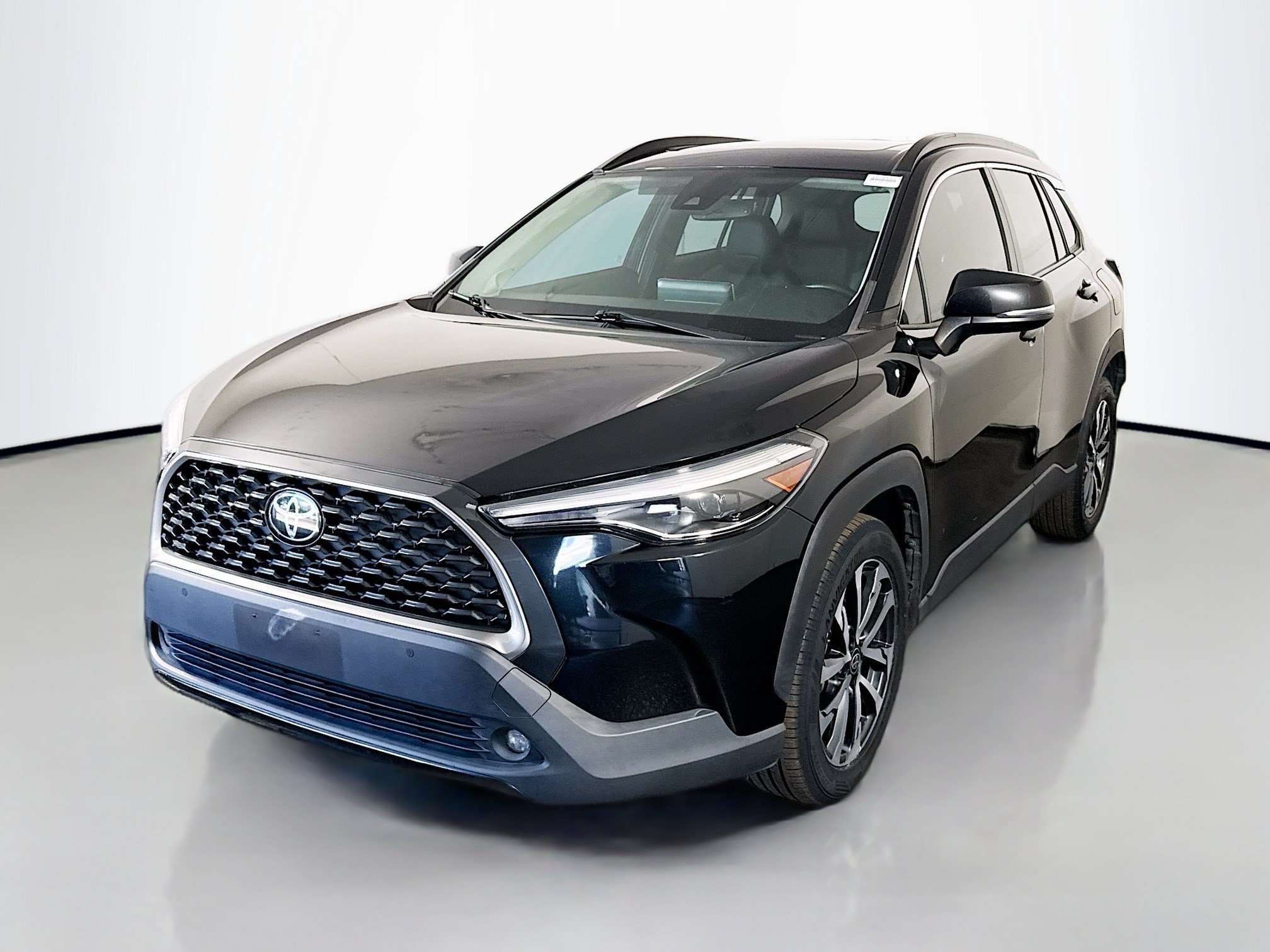 Used 2022 Toyota Corolla Cross XLE FWD image 4