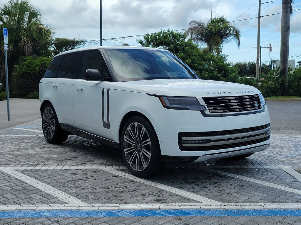 Used 2025 Land Rover Range Rover SE AWD/4WD image 7