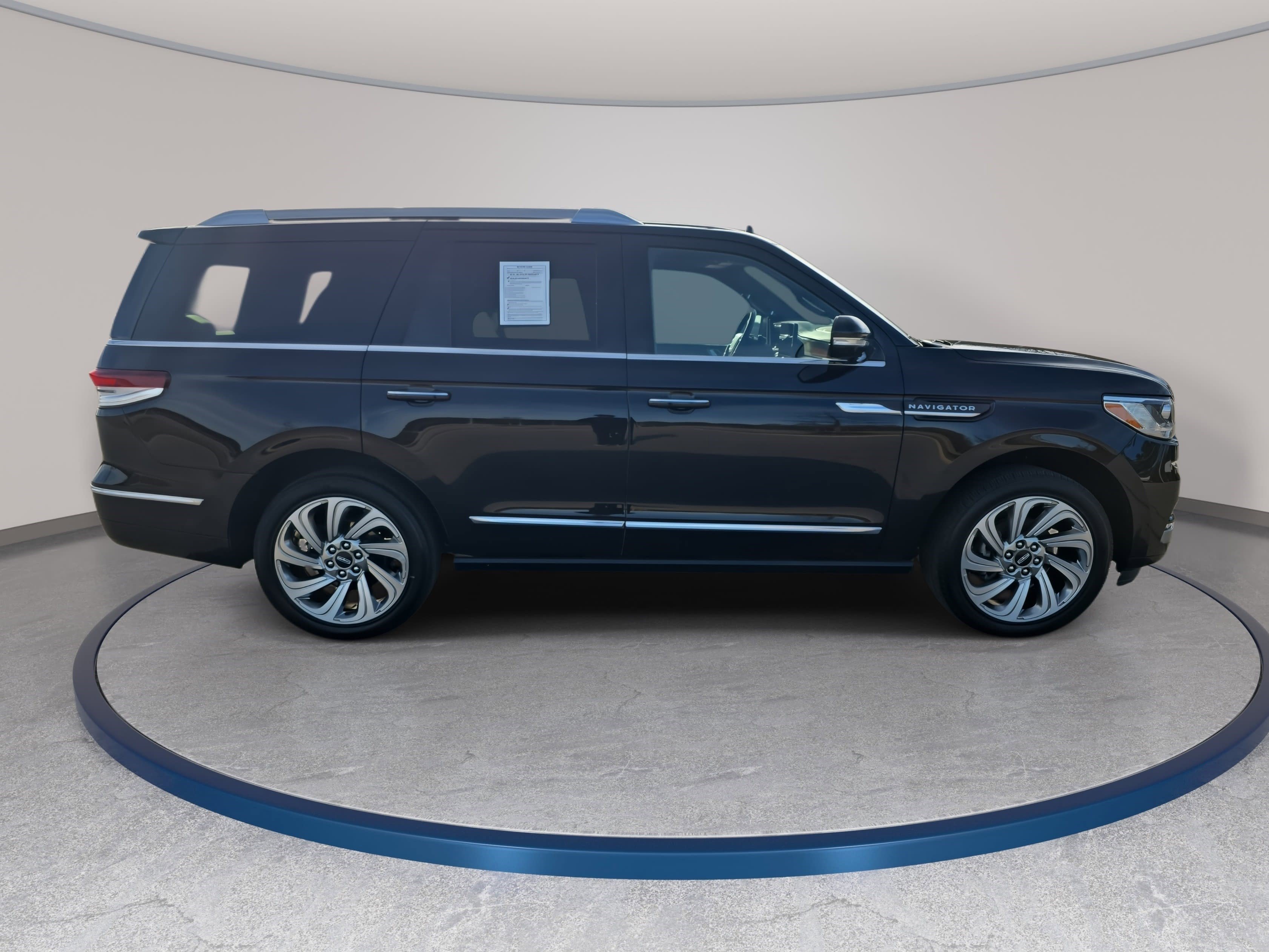Certified 2024 Lincoln Navigator Reserve image 4