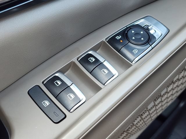 Certified 2025 Kia Carnival FWD image 31