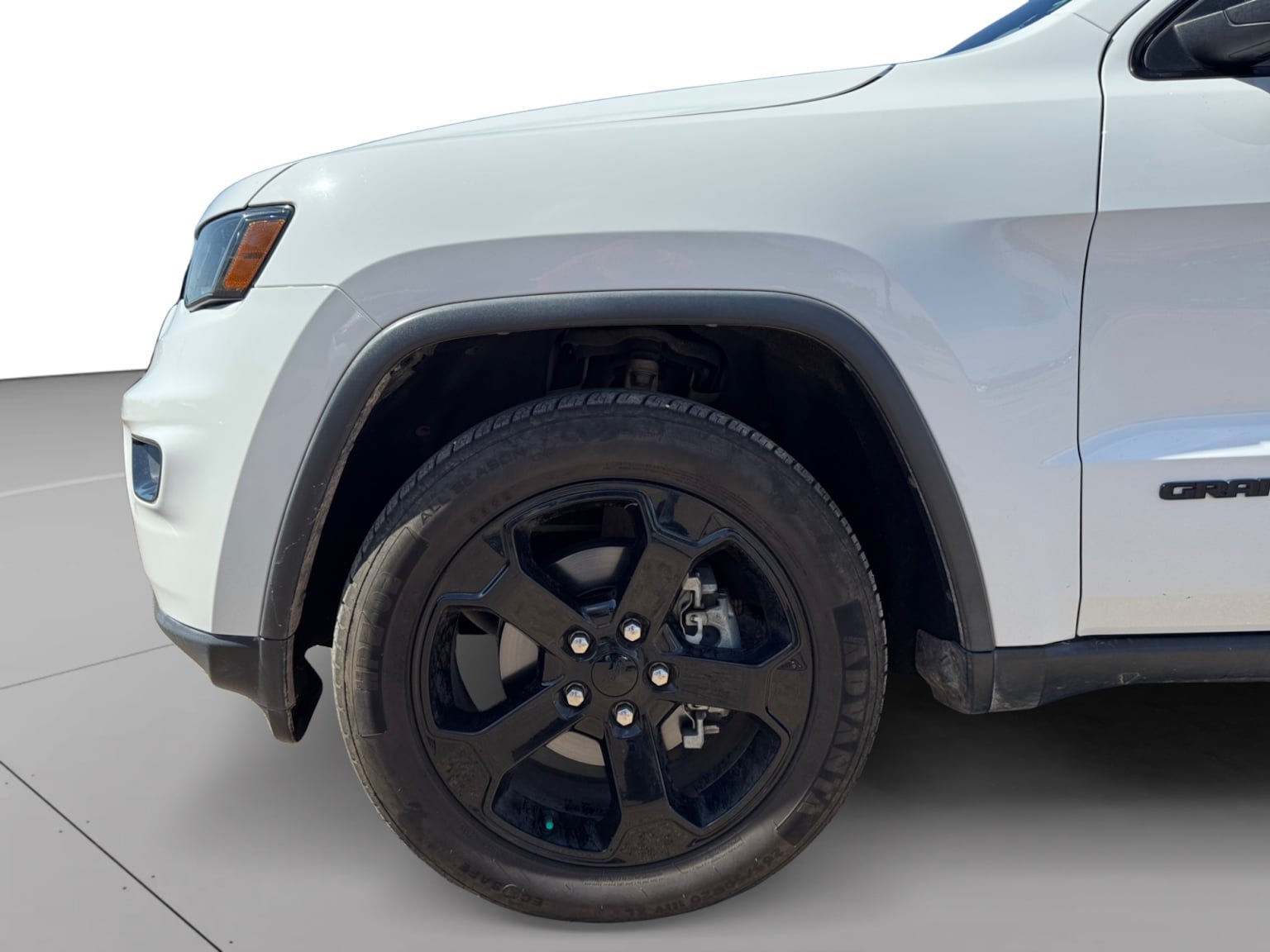 Used 2018 Jeep Grand Cherokee Laredo AWD/4WD image 9