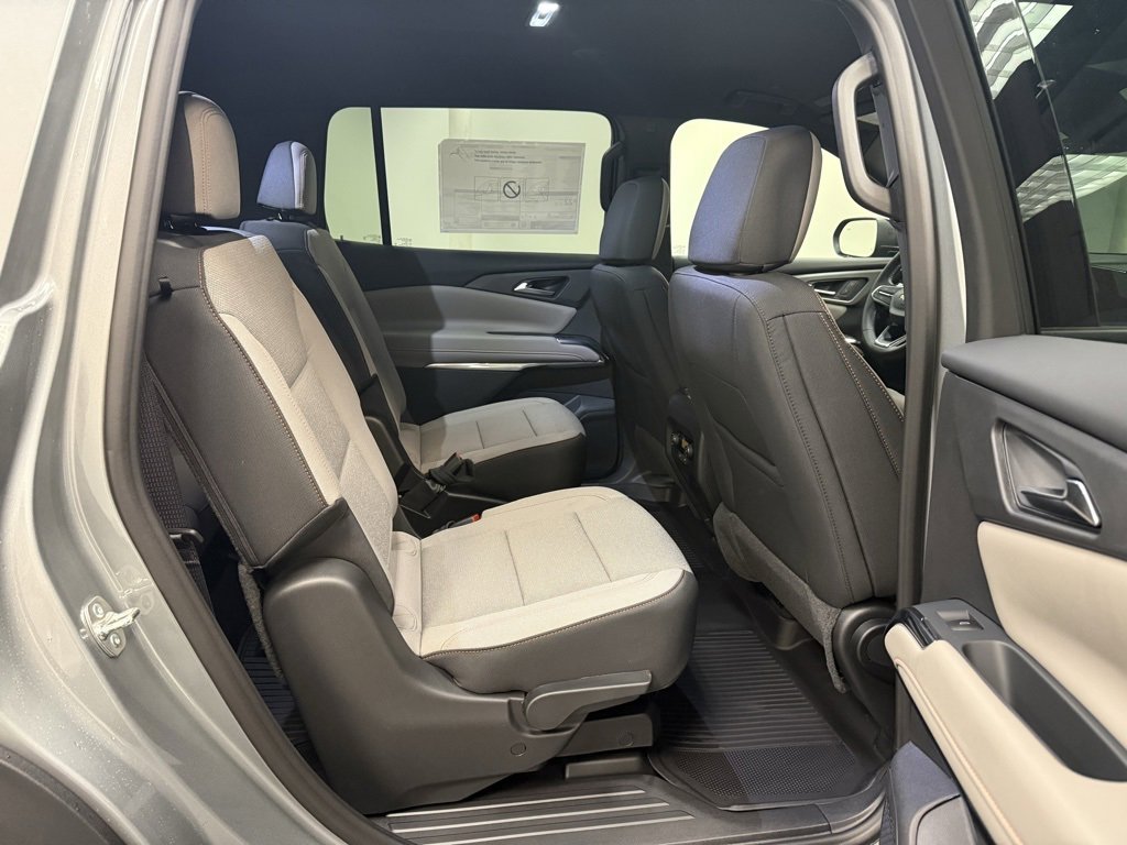 New 2026 Chevrolet Traverse LT image 18