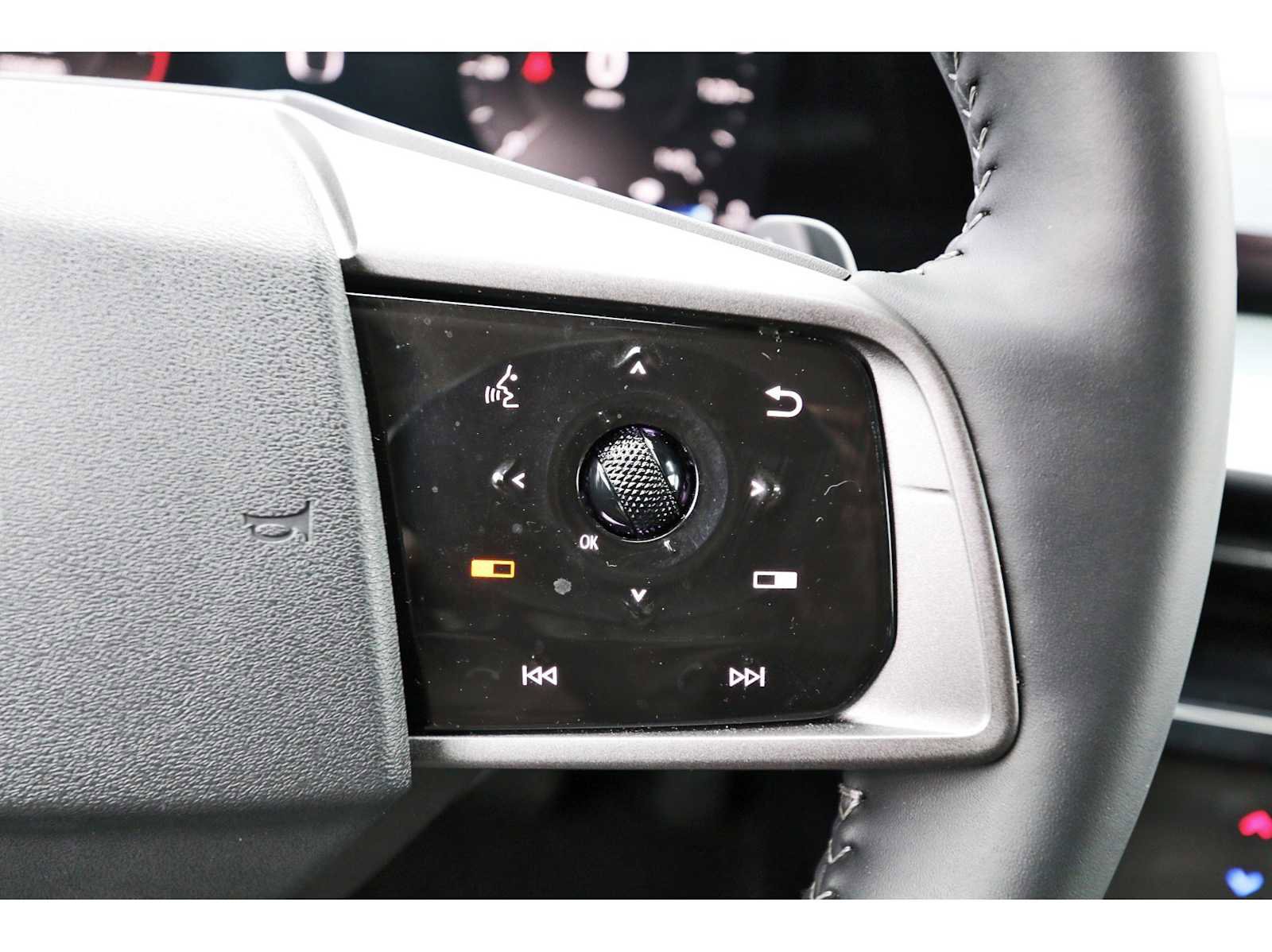 Used 2025 Nissan Murano SL image 16