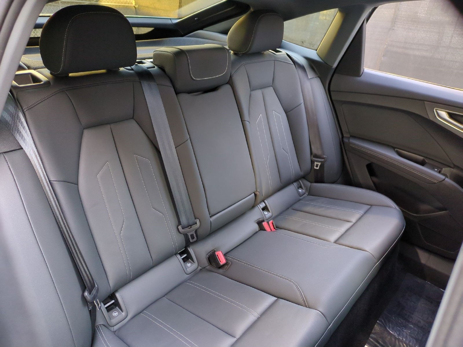 Used 2024 Audi Q4 e-tron Premium w/ Convenience Package AWD/4WD image 28